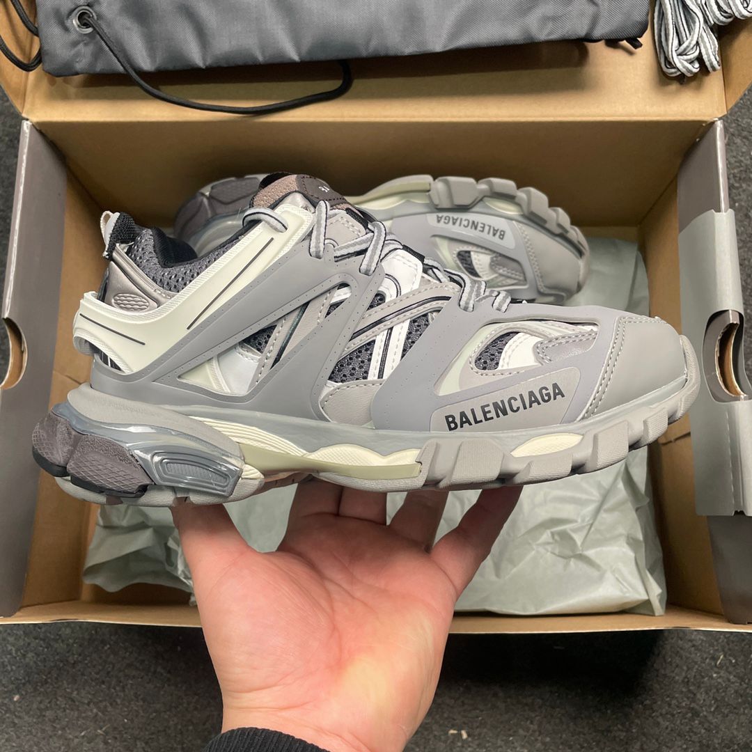 PHOTO-2025-08-24-03-30-30 6 BAL TRACK Gris – Image 1