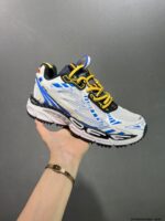 OFF WHITE Be right Back 01