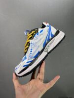 OFF WHITE Be right Back 01 – Image 2