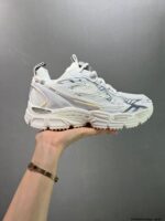 OFF WHITE Be right Back 02 – Image 2