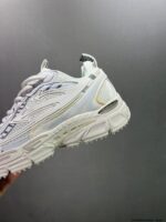 OFF WHITE Be right Back 02 – Image 6