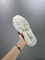 OFF WHITE Be right Back 02 – Image 7