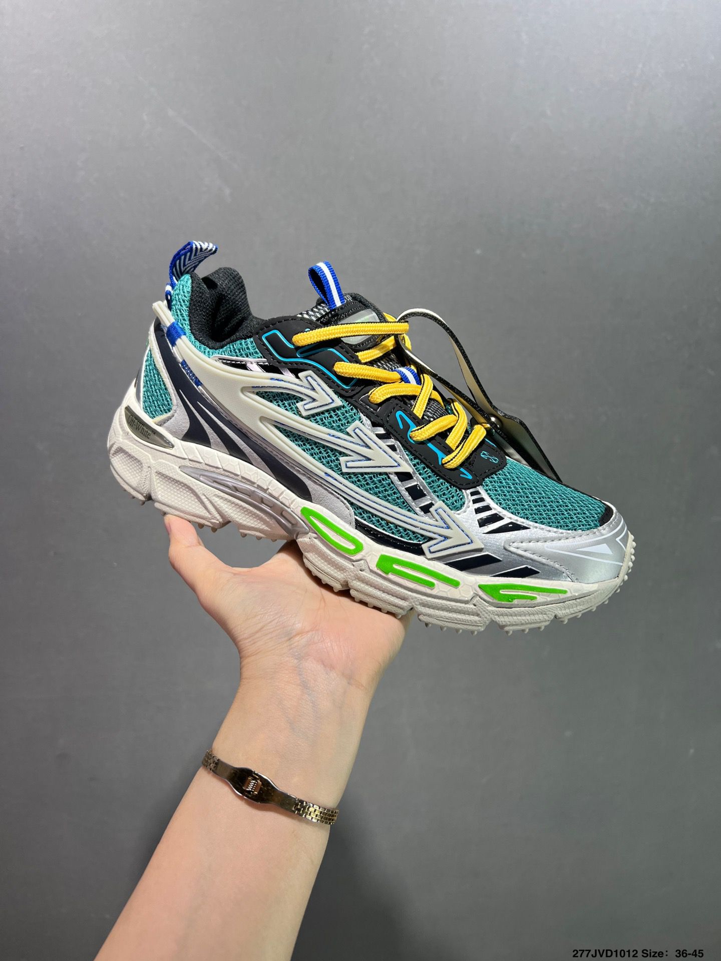 PHOTO-2025-08-24-03-36-50 3 OFF WHITE Be right Back 03 – Image 1