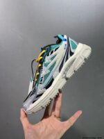 OFF WHITE Be right Back 03 – Image 3