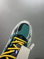 OFF WHITE Be right Back 03 – Image 6