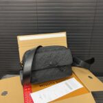 LV Steamer Messenger – Image 3