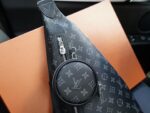 LV Duo Slingbag – Image 2