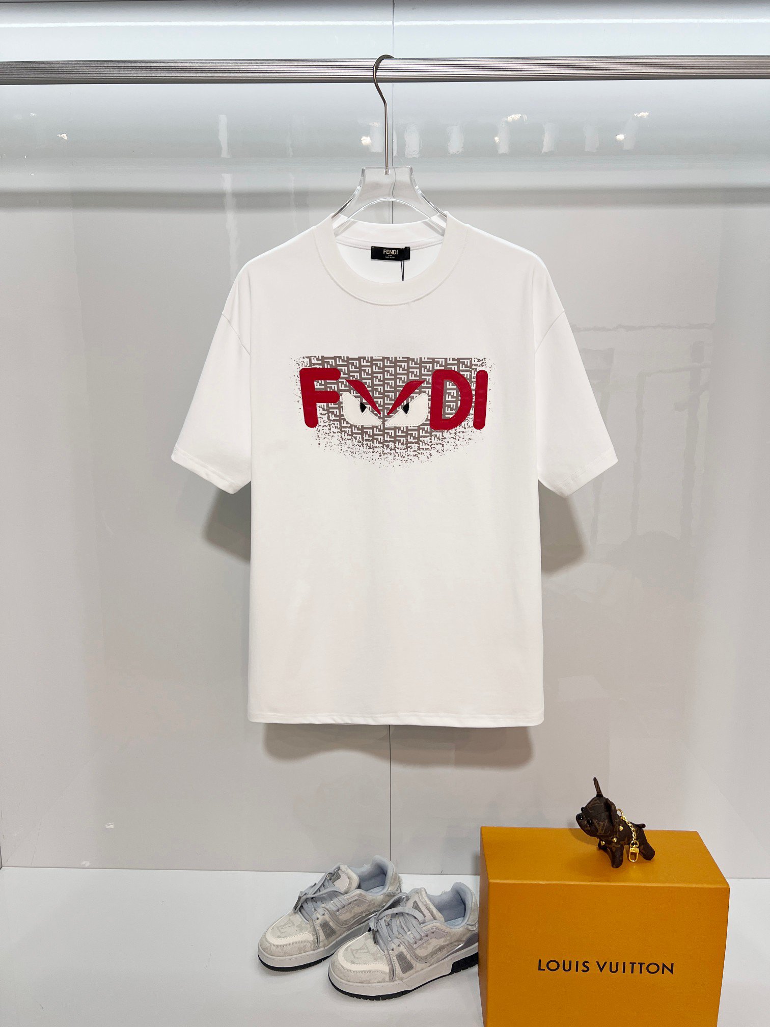 2026/01/1000001441-1.jpg TSHIRT RED EYES WHITE – Image 1