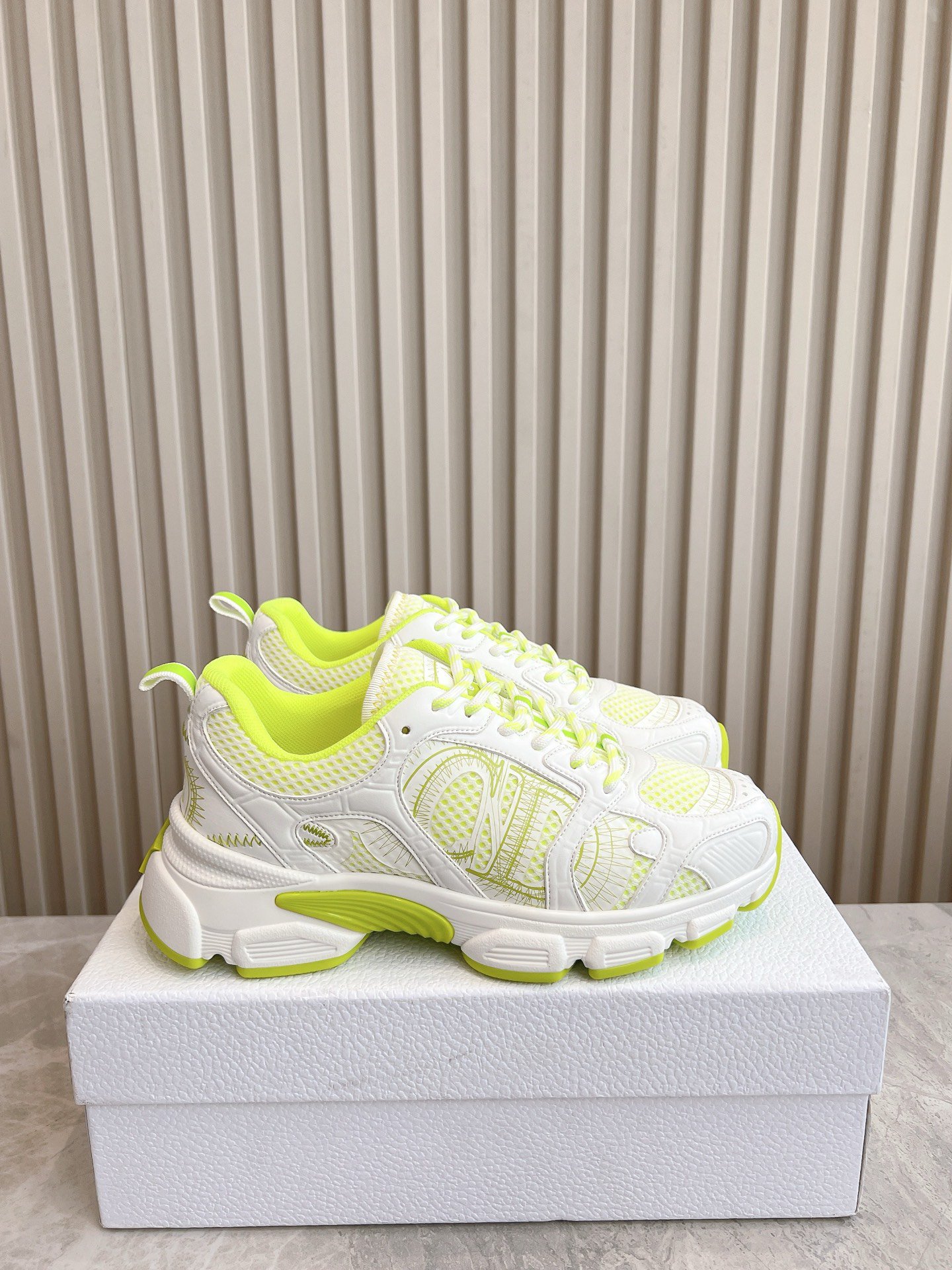 2026/01/1000001515.jpg DI0R CHRONO YELLOW – Image 1