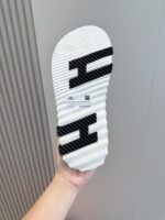 H SLIPPERS B&W – Image 9