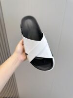 H SLIPPERS W&B – Image 6